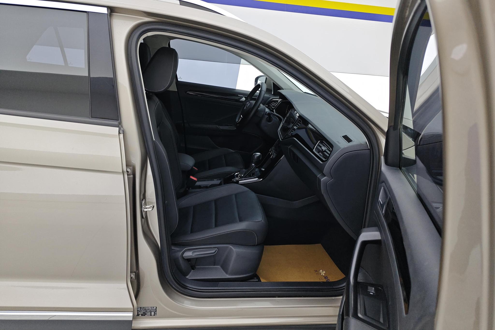 Volkswagen T-Roc 2021 280TSI DSG Comfort Smart Connect