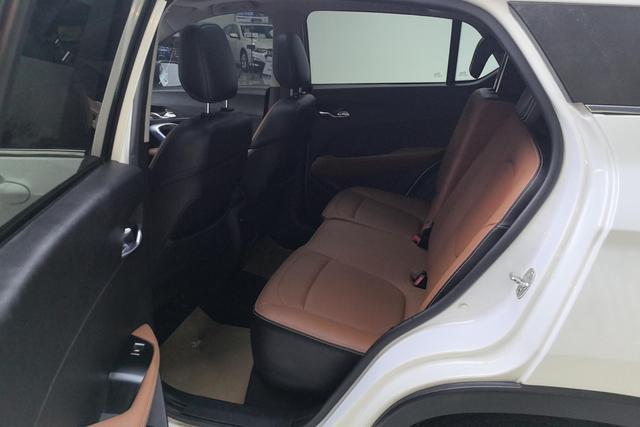 Wuling Baojun 510 2017 1.5 L MTLuxury — фото 16