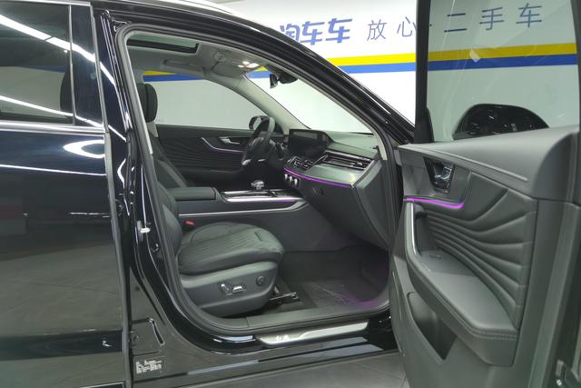 Hongqi HS5 2023 2.0 T 4 WD Pro — фото 17