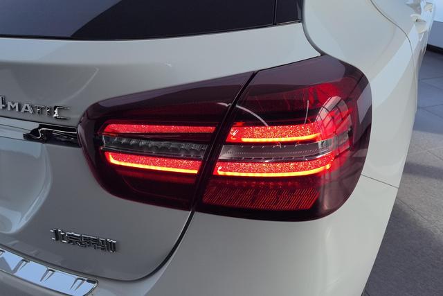 Mercedes-Benz GLA 2017 GLA 220 4 MATIC — фото 5