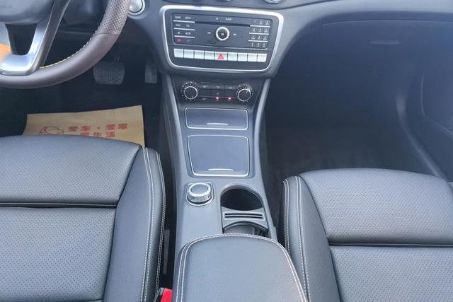 Mercedes Benz GLA 2017 — фото 12