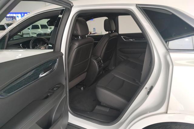 Cadillac XT5 2023 2.0 T 2 WD — фото 16