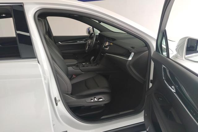 Cadillac XT5 2023 2.0 T 2 WD — фото 10