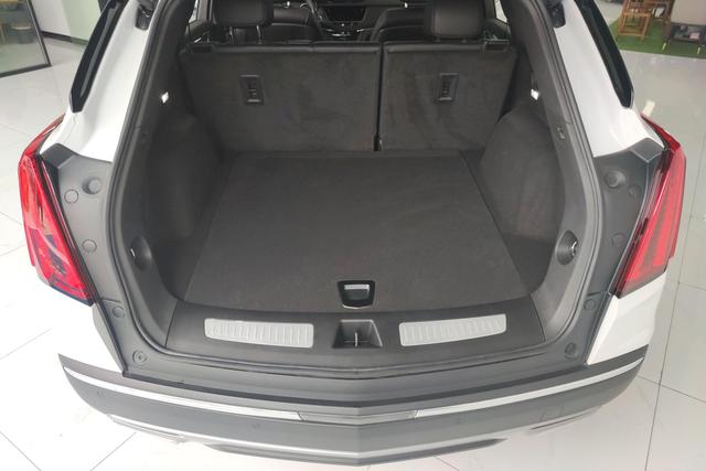 Cadillac XT5 2023 2.0 T 2 WD — фото 17