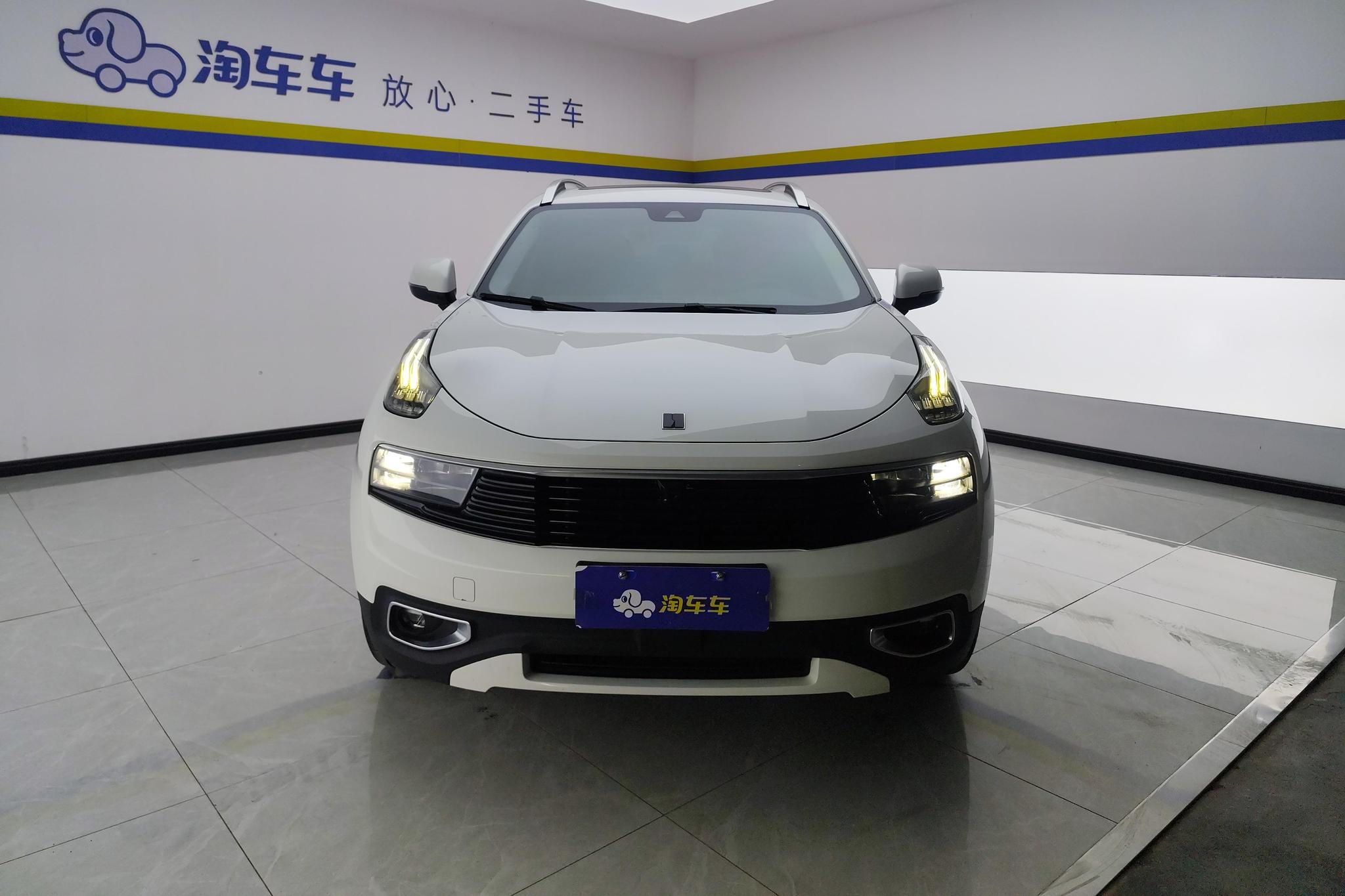 Lynk & Co 01 2017 2.0T Pro
