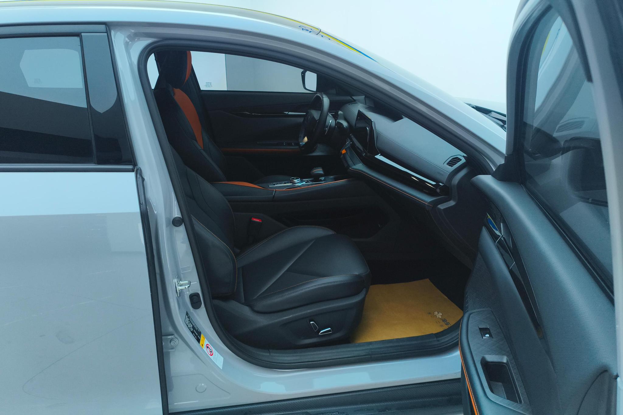 Changan UNI-V 2022 1.5T Luxury