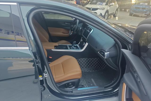 Jaguar XEL 2023 2.0 T 250 PS R-DYNAMIC S — фото 11