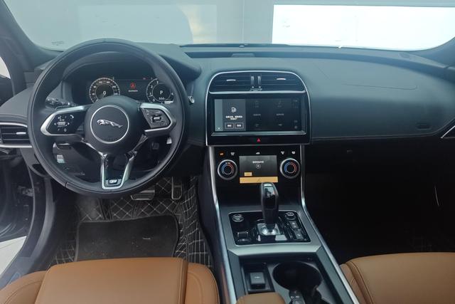Jaguar XEL 2023 2.0 T 250 PS R-DYNAMIC S — фото 13