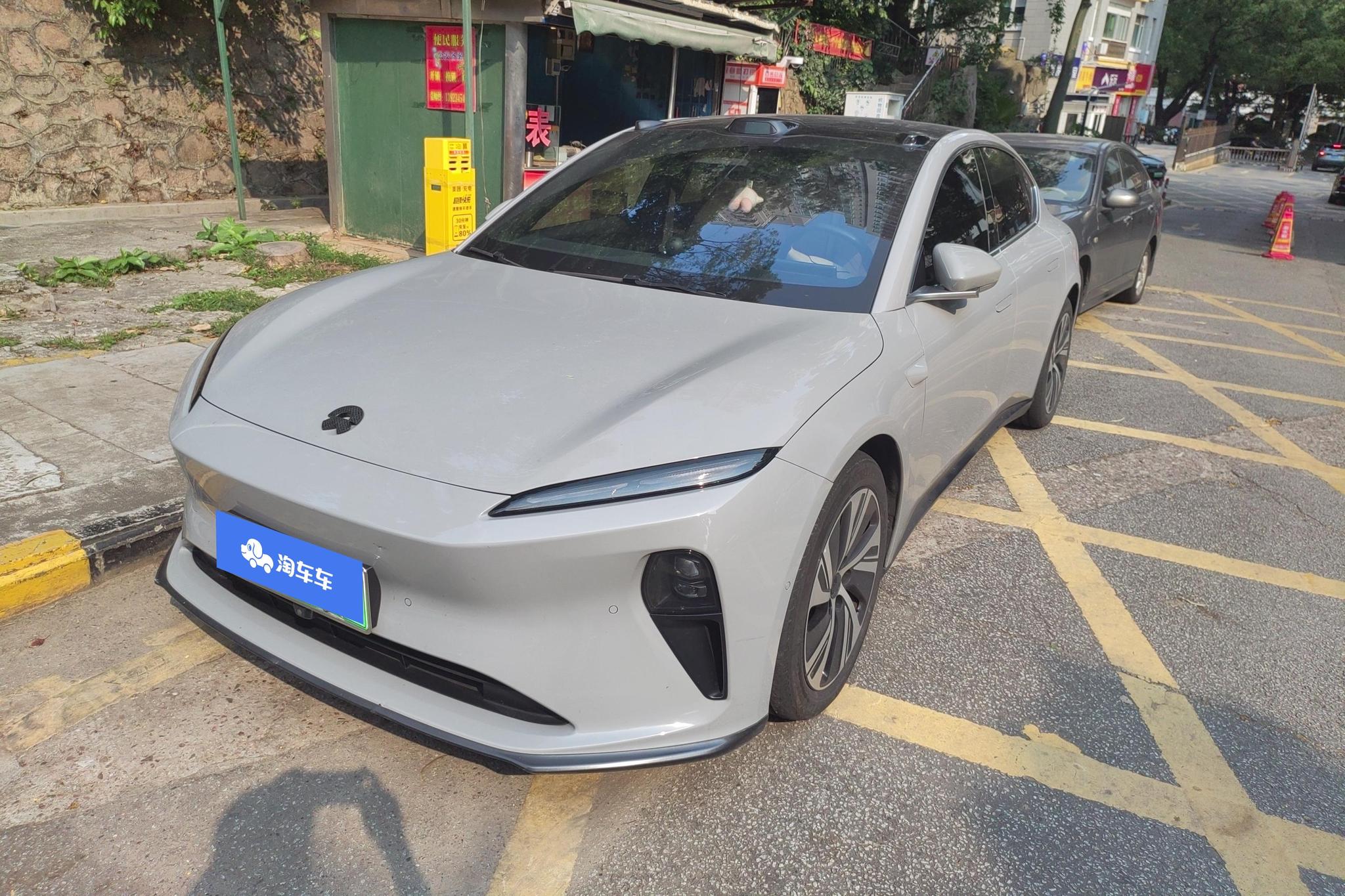 NIO ET5