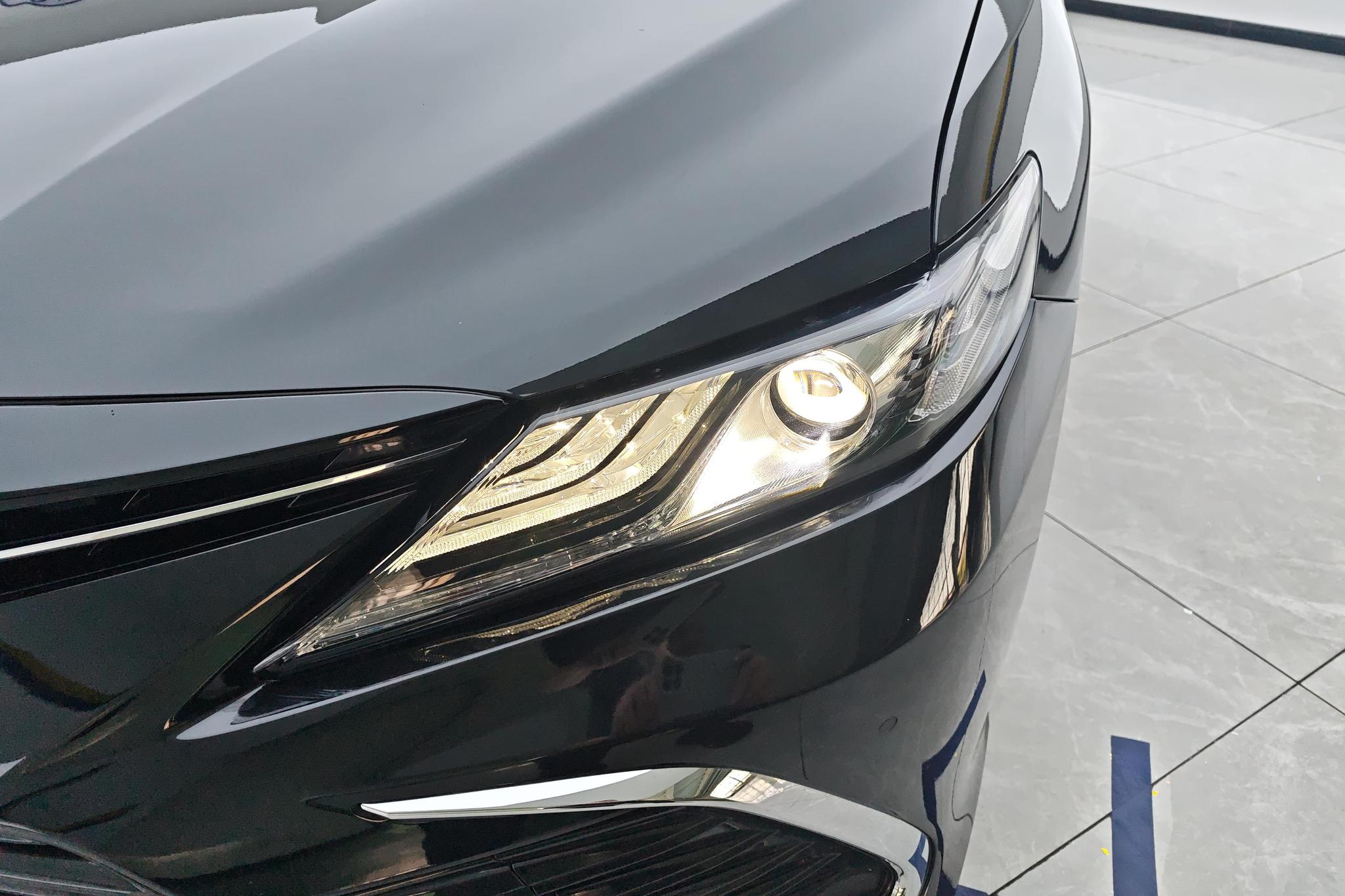 Toyota Camry 2023 2.0G Luxury