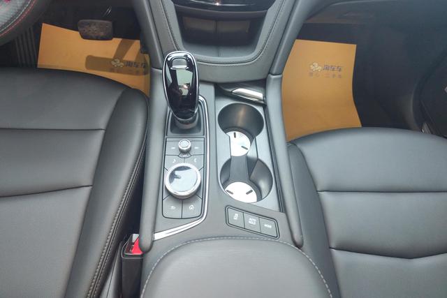 Cadillac XT5 2022 2.0 T 2 WDLuxury — фото 15