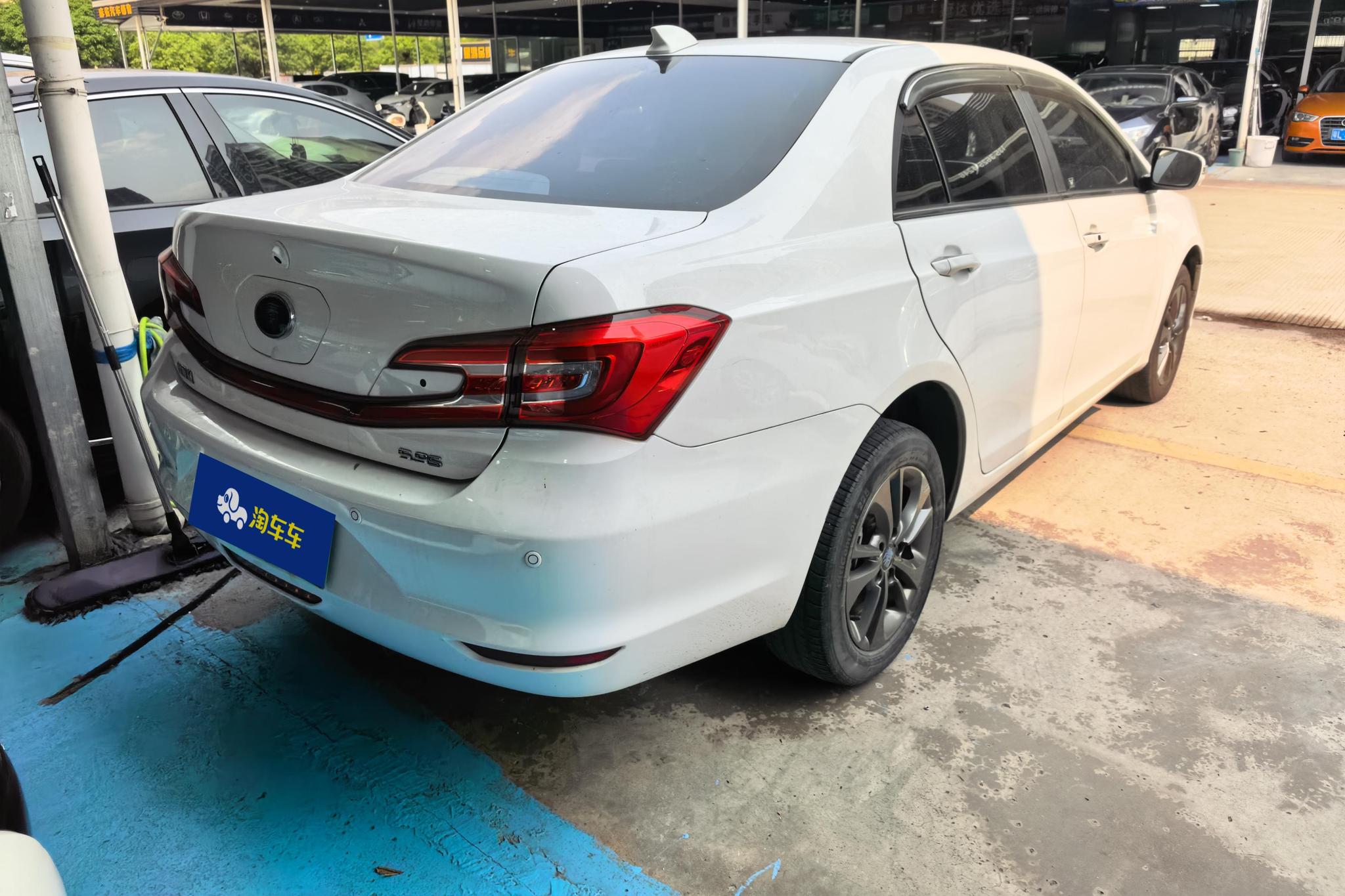 BYD Qin DM 2018 1.5T Luxury