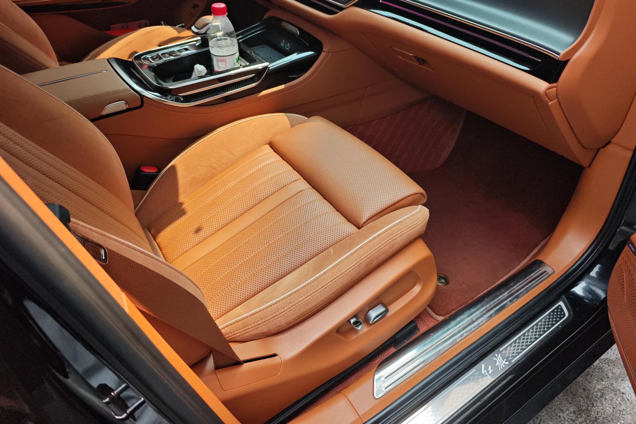 Hongqi H9 2024 2.0T