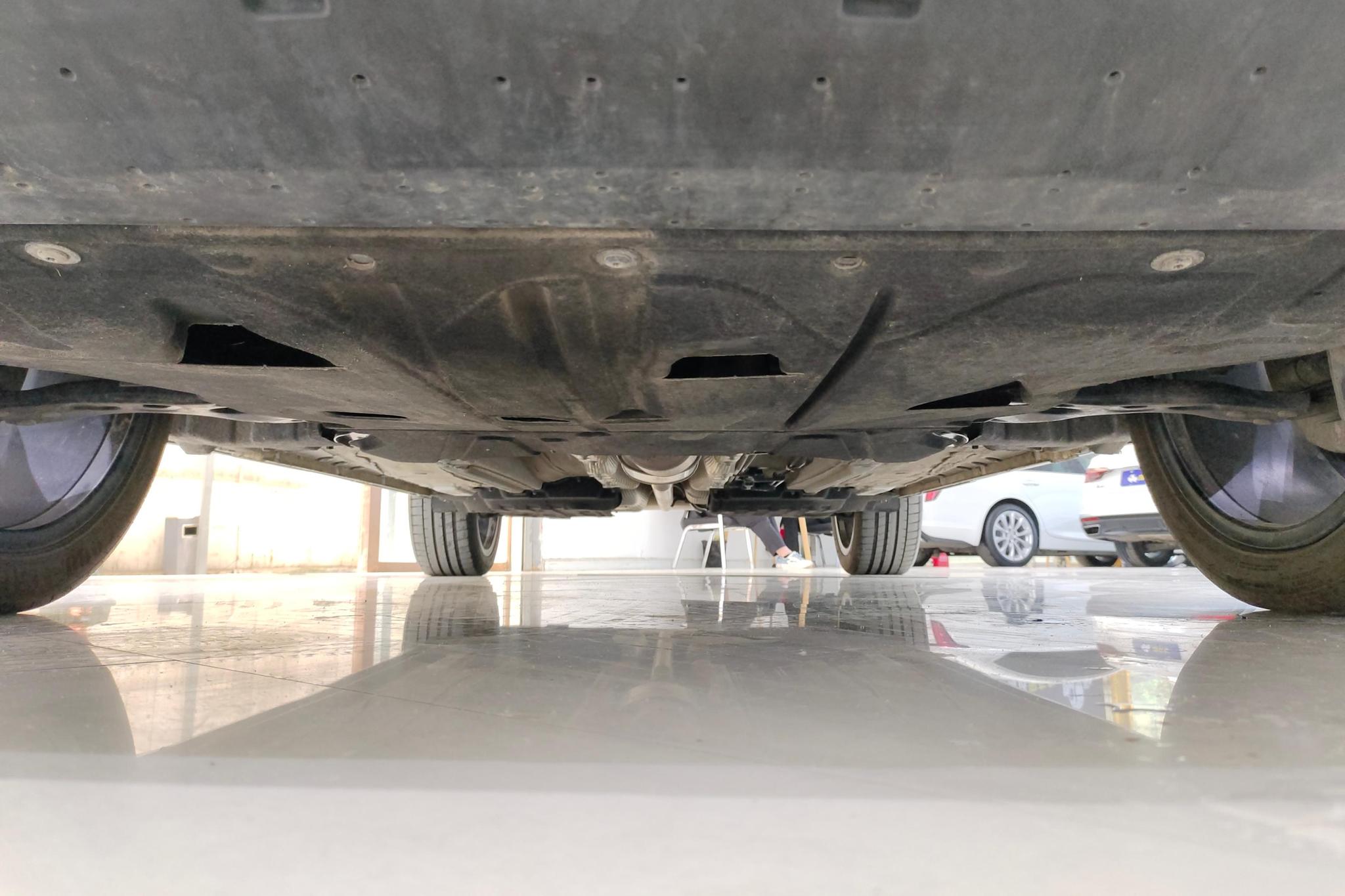 Geely Monjaro L 2024 2.0TD AT