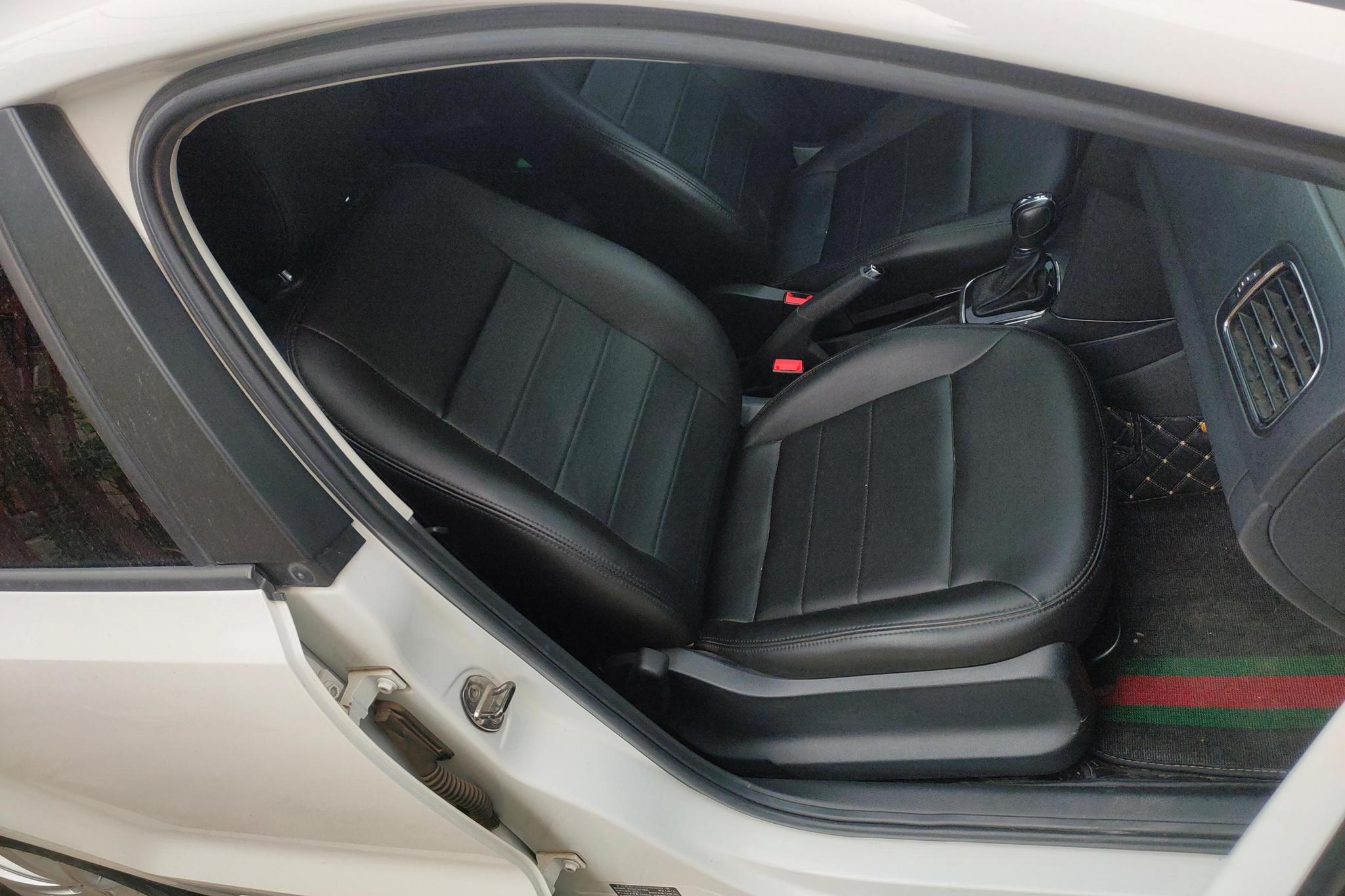 Volkswagen Polo 2018 1.5L AT