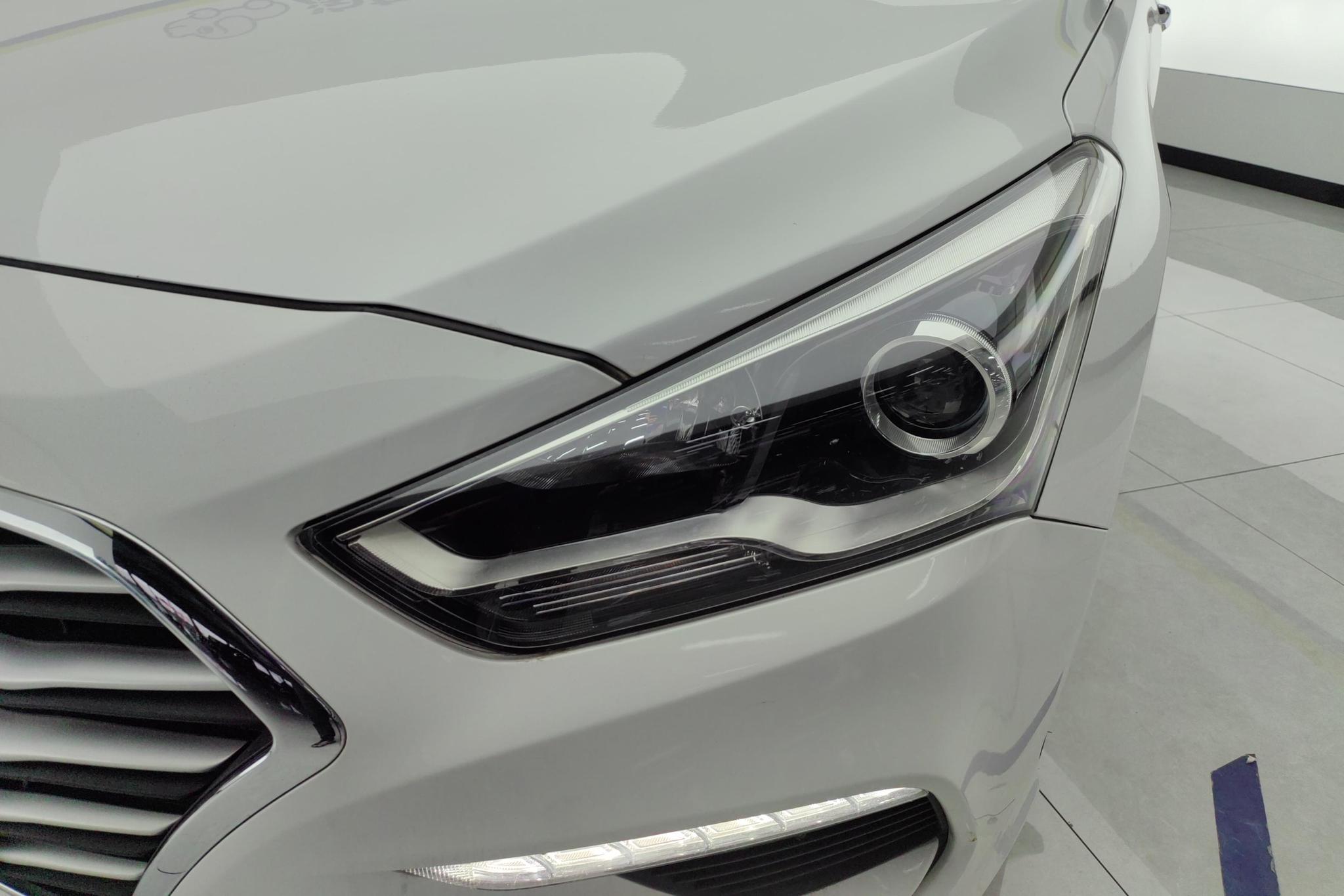 Hyundai Mistra 2017 1.8L AT GLS V