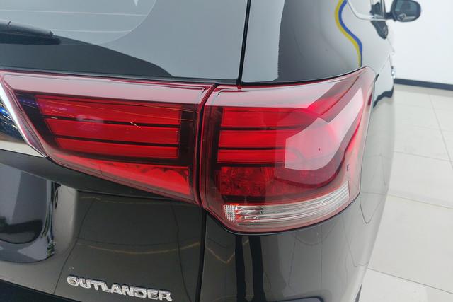 Mitsubishi Outlander 2021 2.4 L 4 WD 5 — фото 5