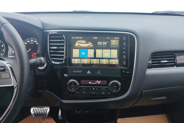 Mitsubishi Outlander 2021 2.4 L 4 WD 5 — фото 12