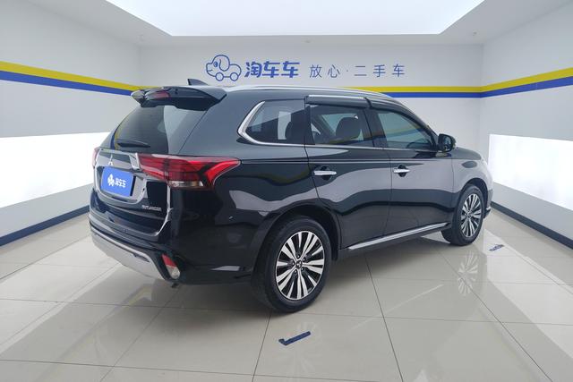 Mitsubishi Outlander 2021 2.4 L 4 WD 5 — фото 3
