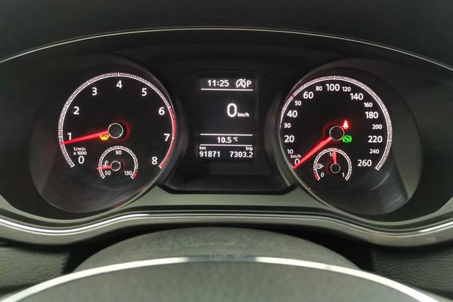 Volkswagen Passat 2017 330 TSI DSG — фото 14