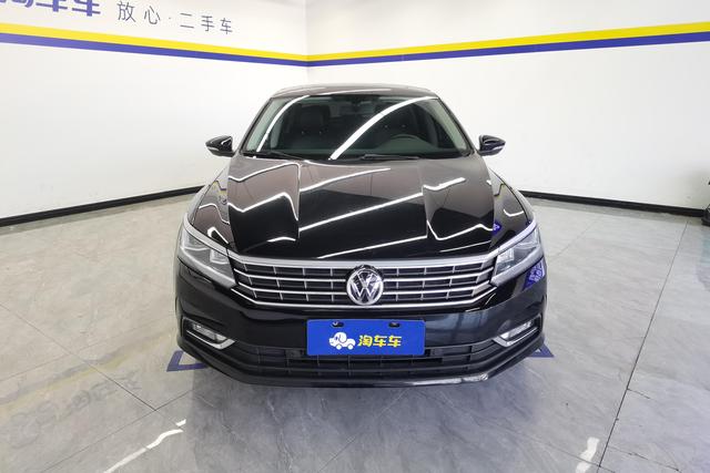 Volkswagen Passat 2017 330 TSI DSG — фото 2
