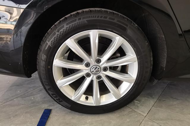 Volkswagen Passat 2017 330 TSI DSG — фото 8