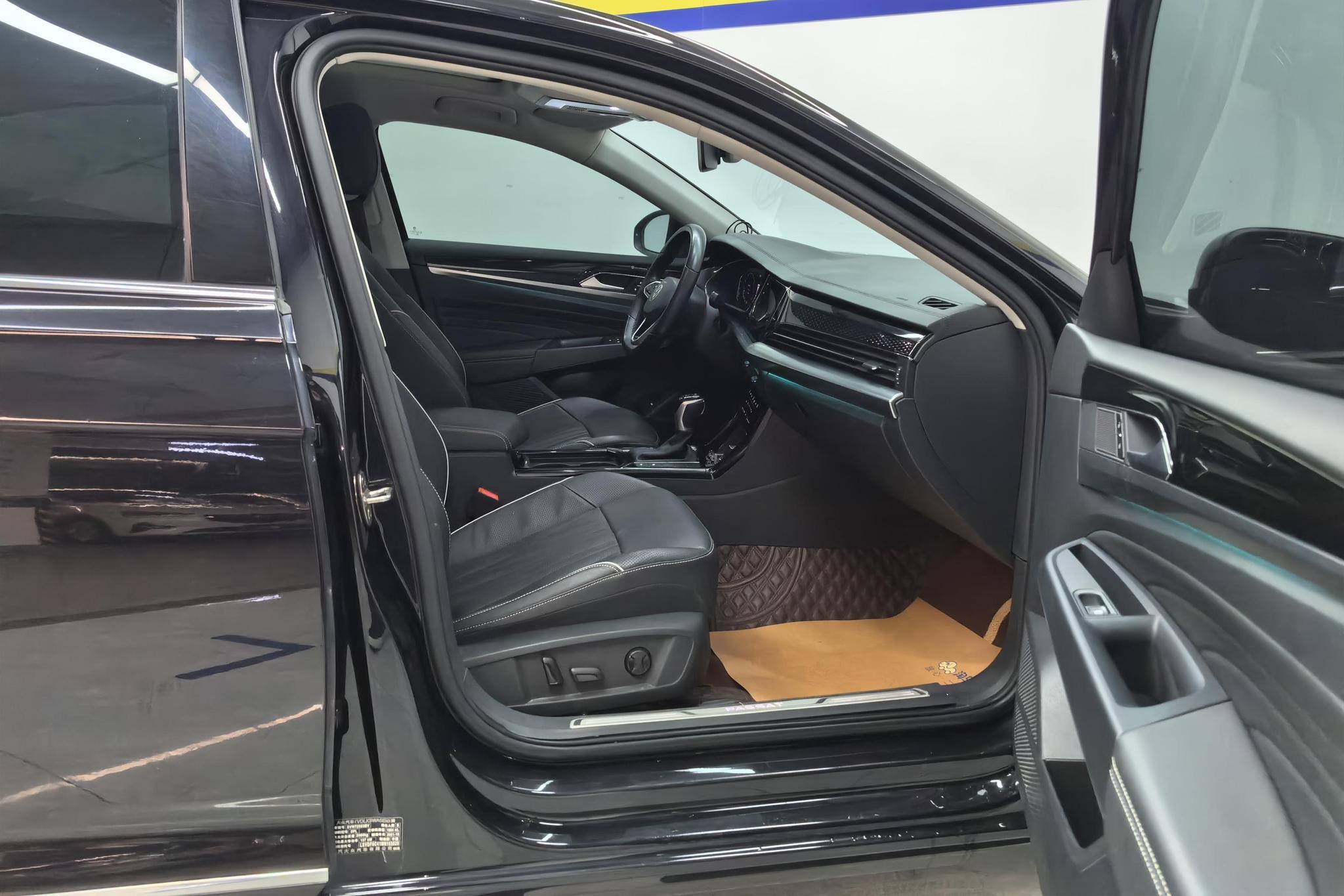 Volkswagen Passat 2022 330TSI Luxury