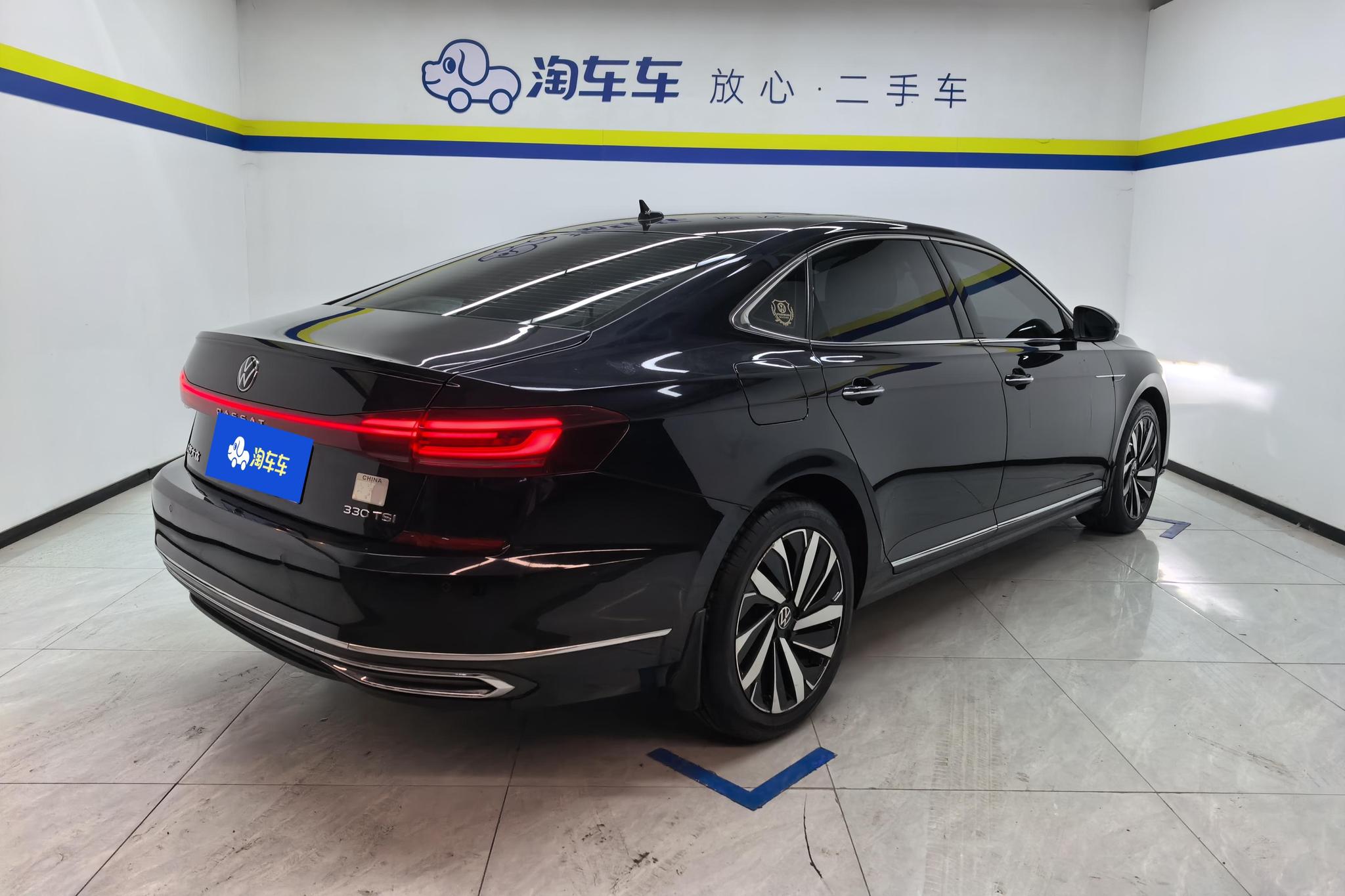 Volkswagen Passat 2022 330TSI Luxury