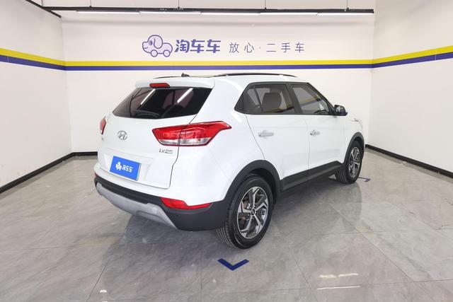 Hyundai ix25 2017 1.6 L AT — фото 3