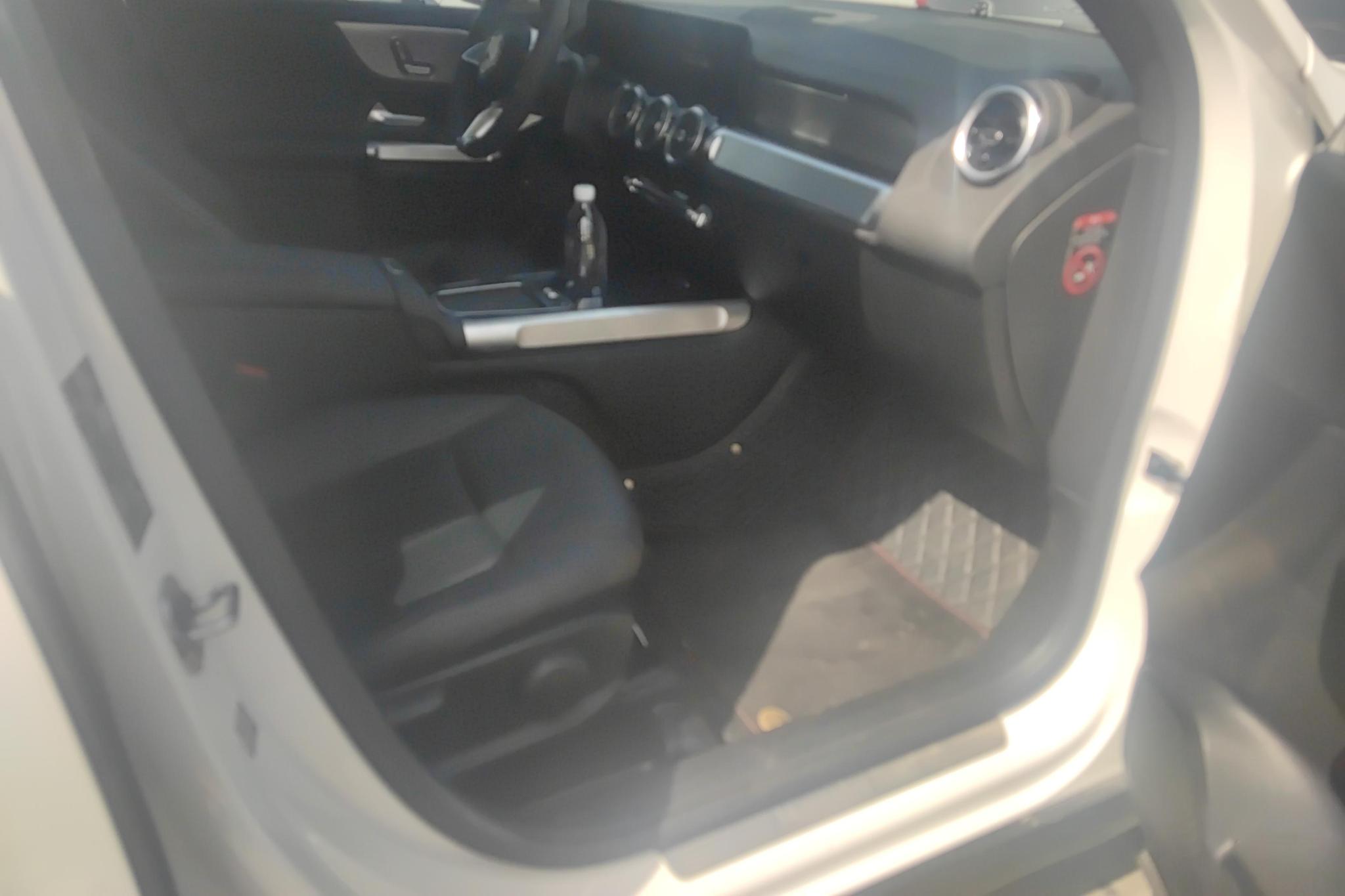 Mercedes-Benz GLB 2023 GLB 200
