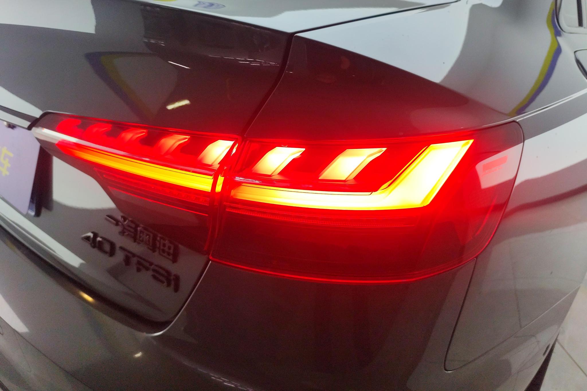Audi A4L 2022 40 TFSI Luxury