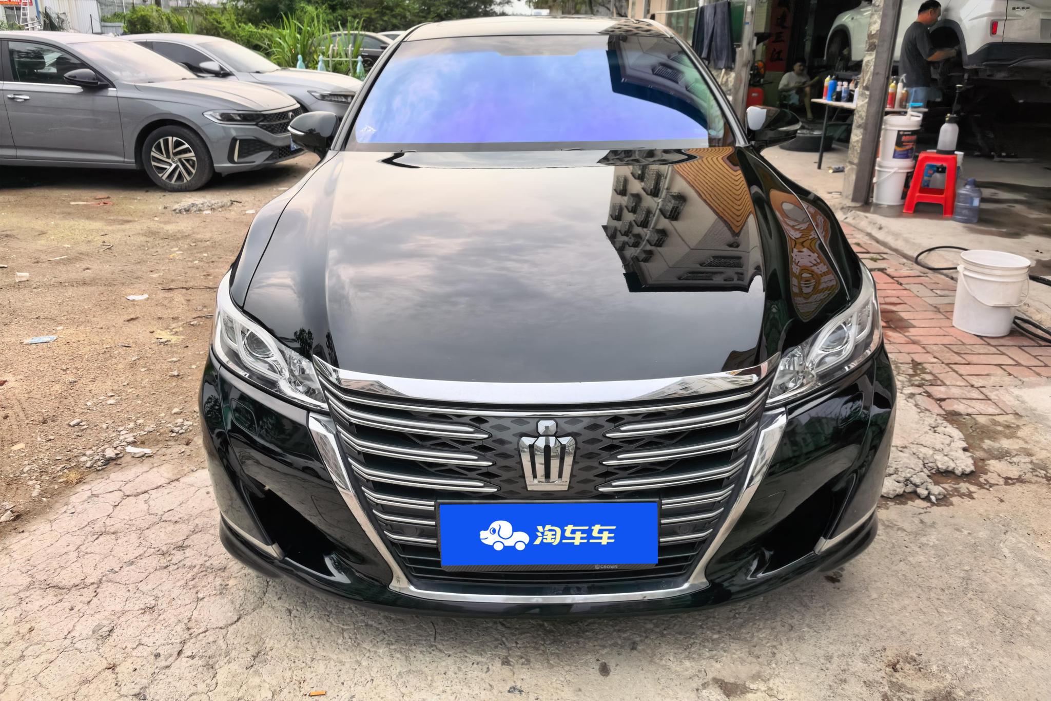 Toyota Crown 2015 2.0T Fashion