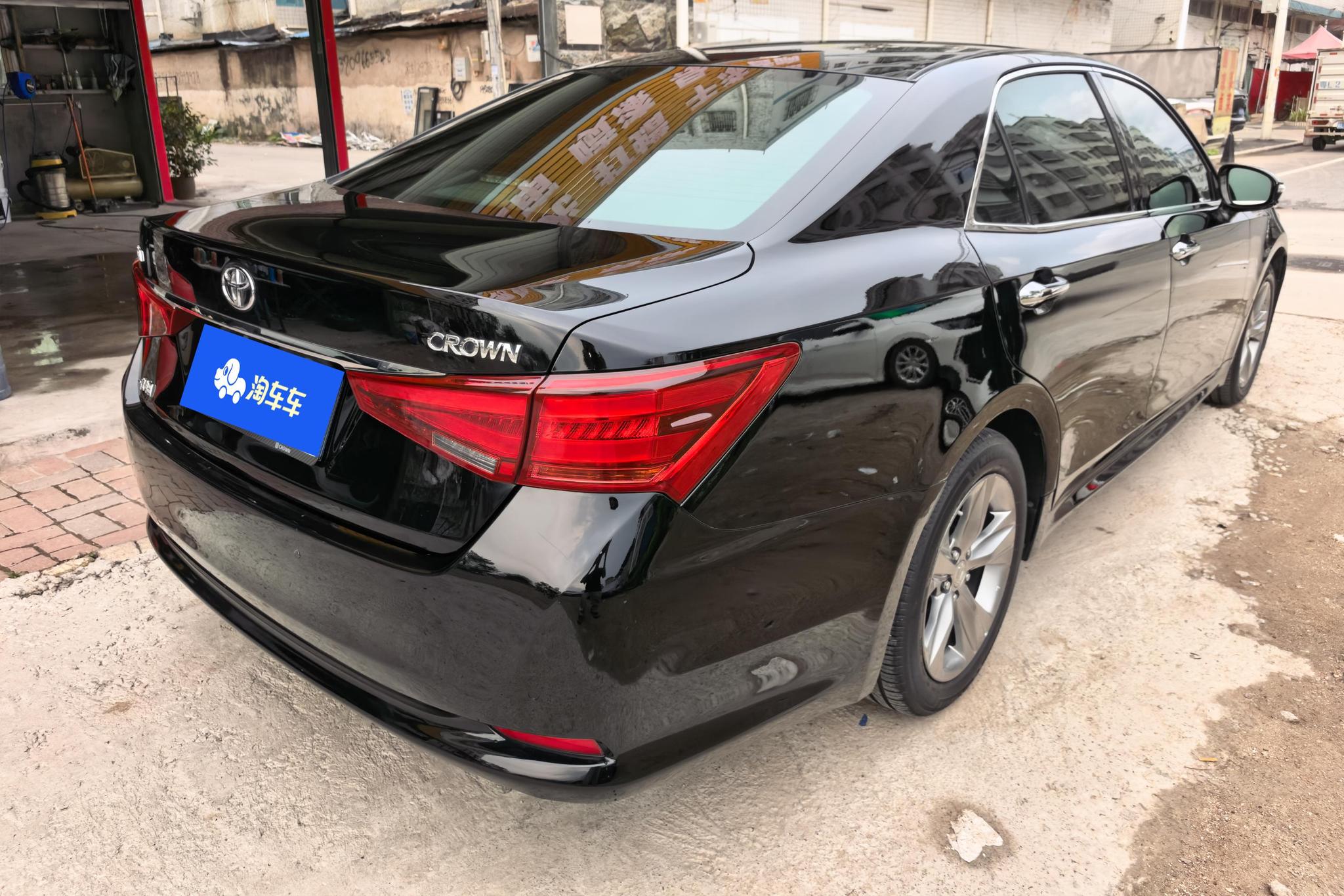 Toyota Crown 2015 2.0T Fashion