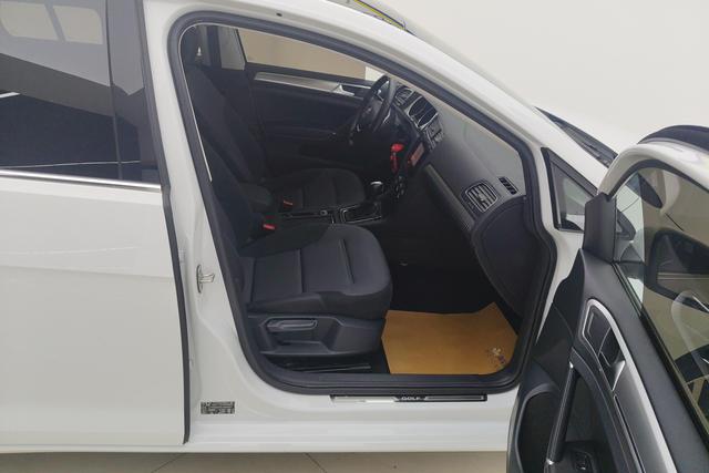 Volkswagen Golf 2020 280 TSI DSGComfort — фото 10