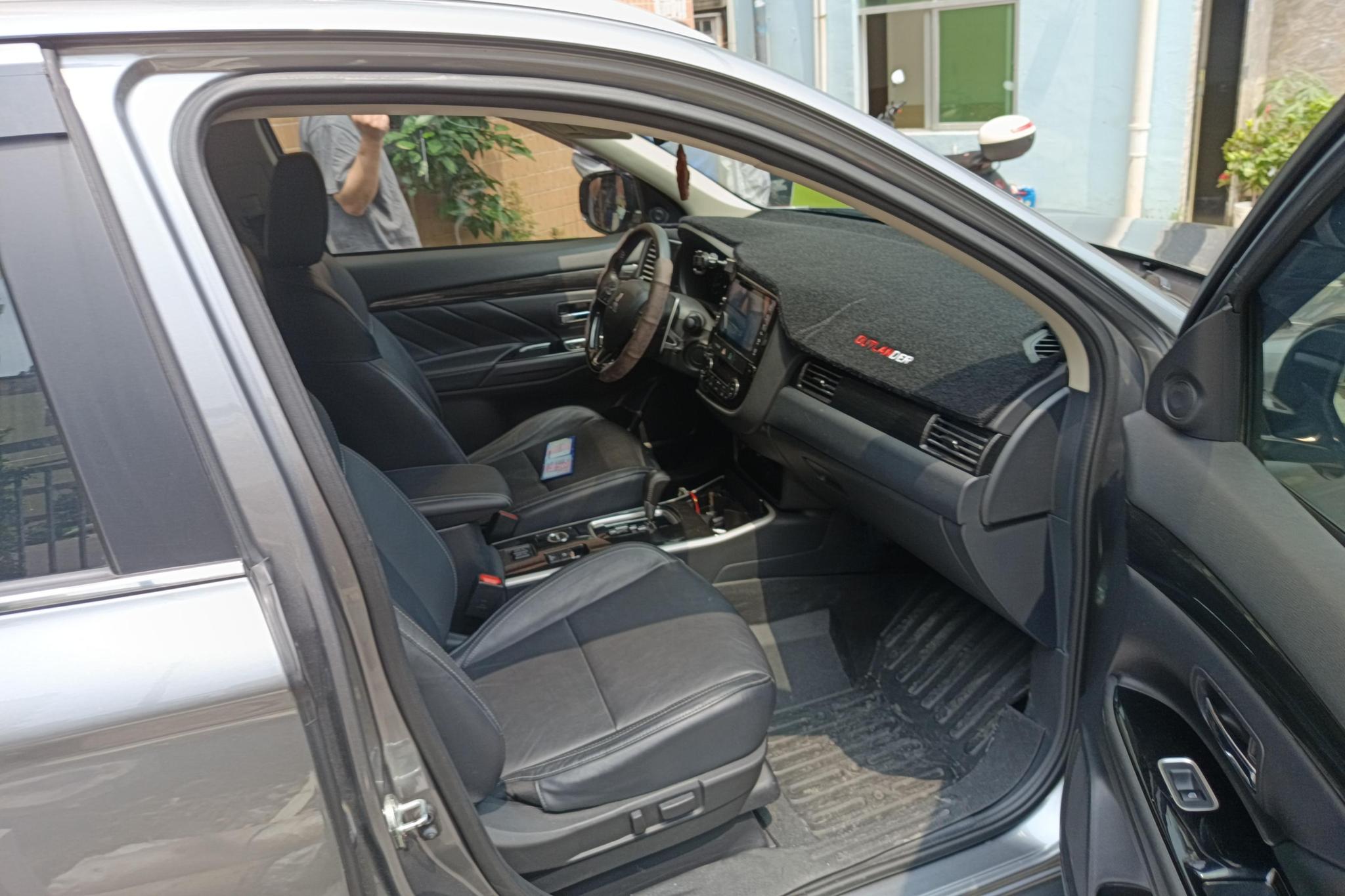 Mitsubishi Outlander 2019 2.4L 5 мест V