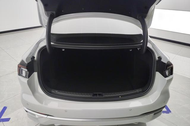 Ford Mondeo 2023 Eco Boost 180 Luxury — фото 17
