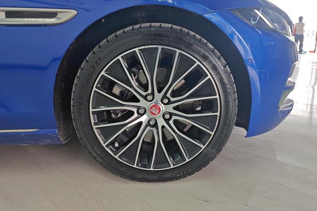 Jaguar XEL 2020 2.0 T 200 PS S — фото 4