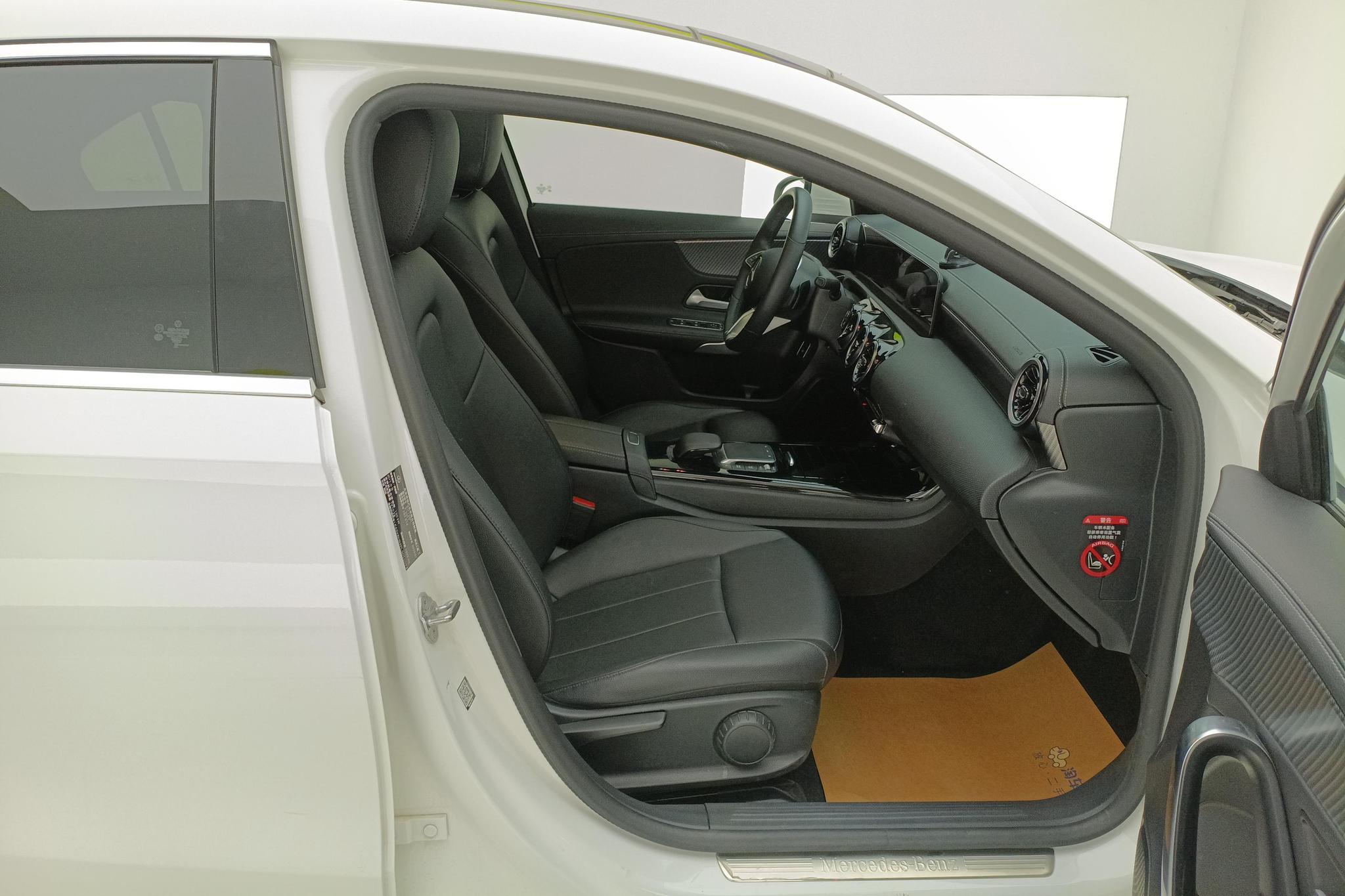 Mercedes-Benz A-Class A 2023 A 200 L Sport