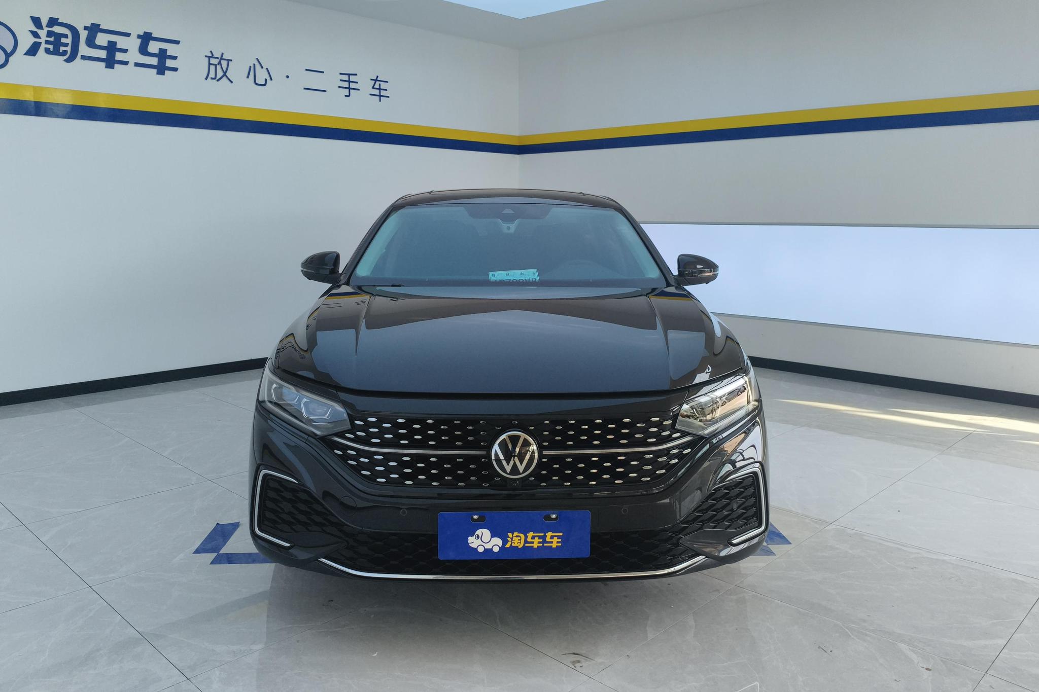 Volkswagen Passat 2024 380TSI