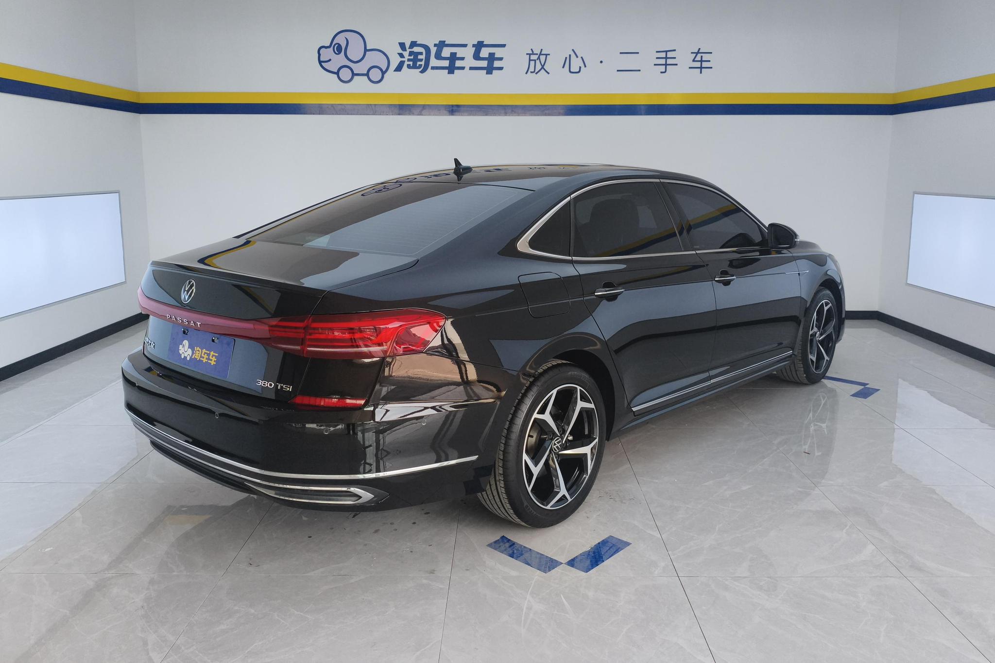 Volkswagen Passat 2024 380TSI