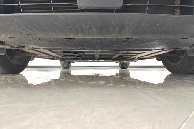 Geely Galaxy L6 2023 1.5 T DHT 125km PLUS — фото 11