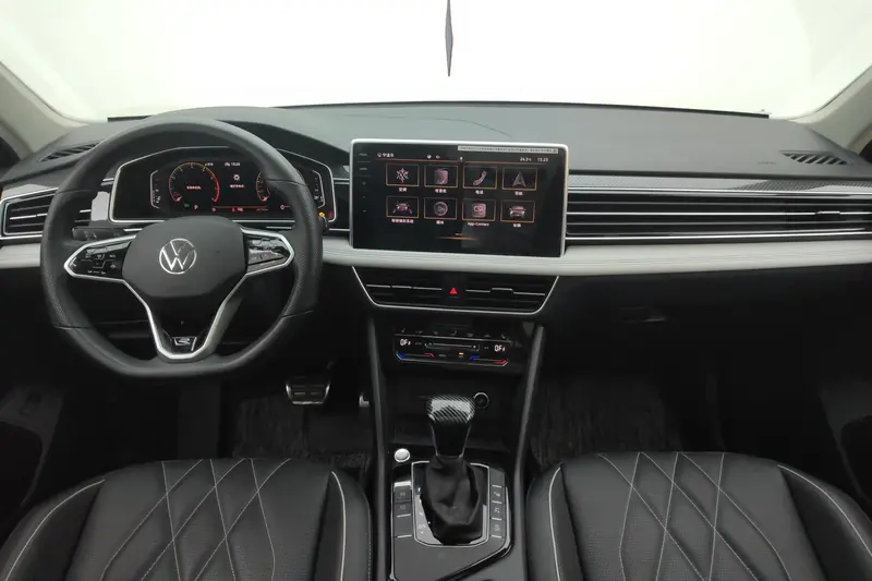Volkswagen Tiguan L — фото 10