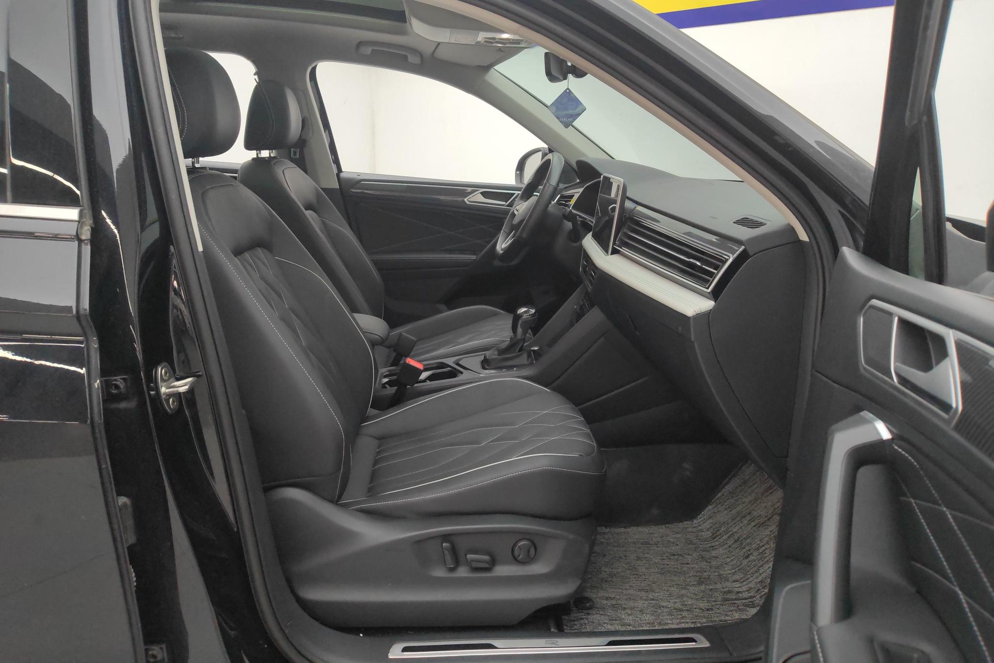 Volkswagen Tiguan L L 2022 330TSI AT R-Line