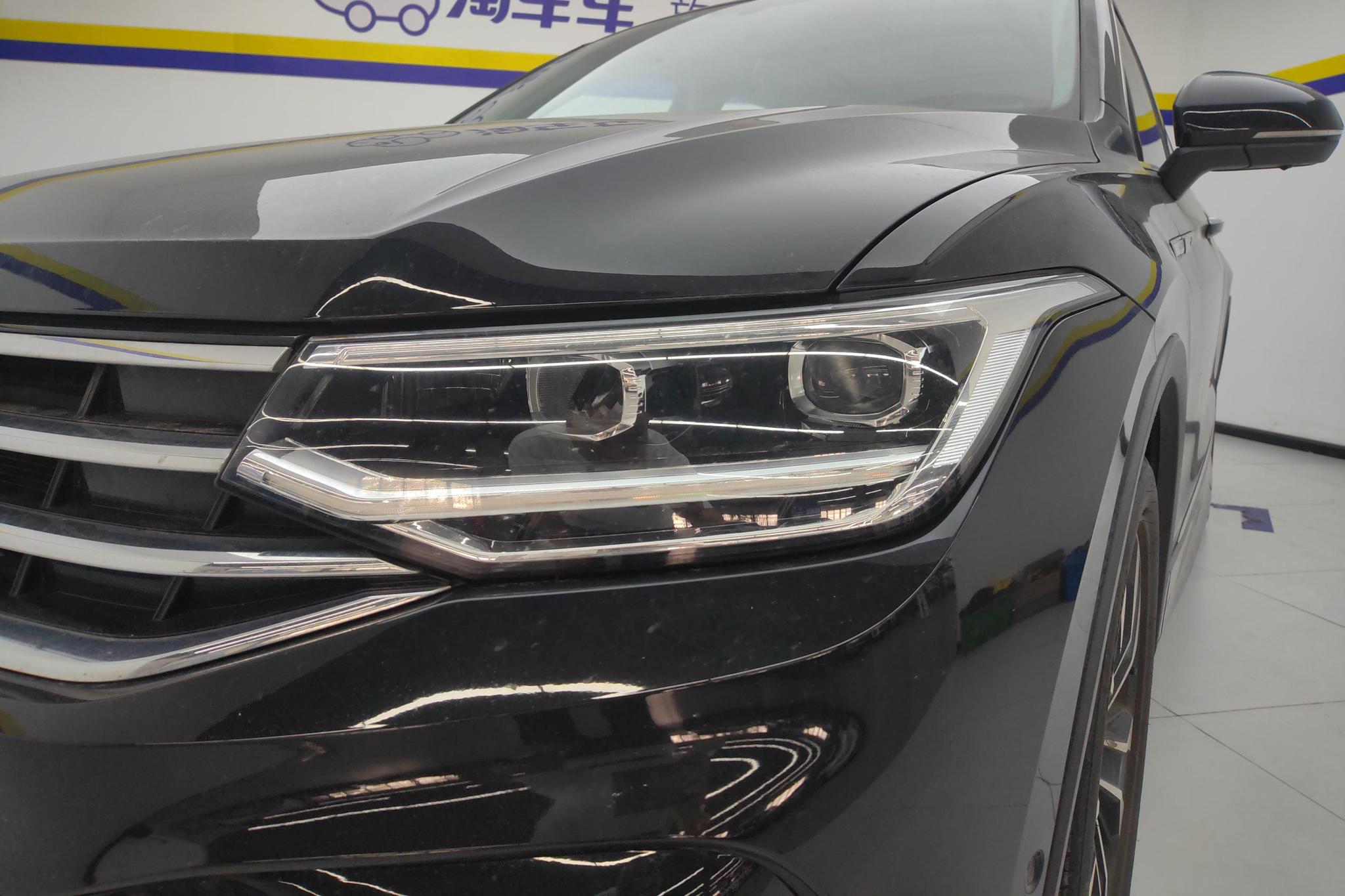 Volkswagen Tiguan L L 2022 330TSI AT R-Line