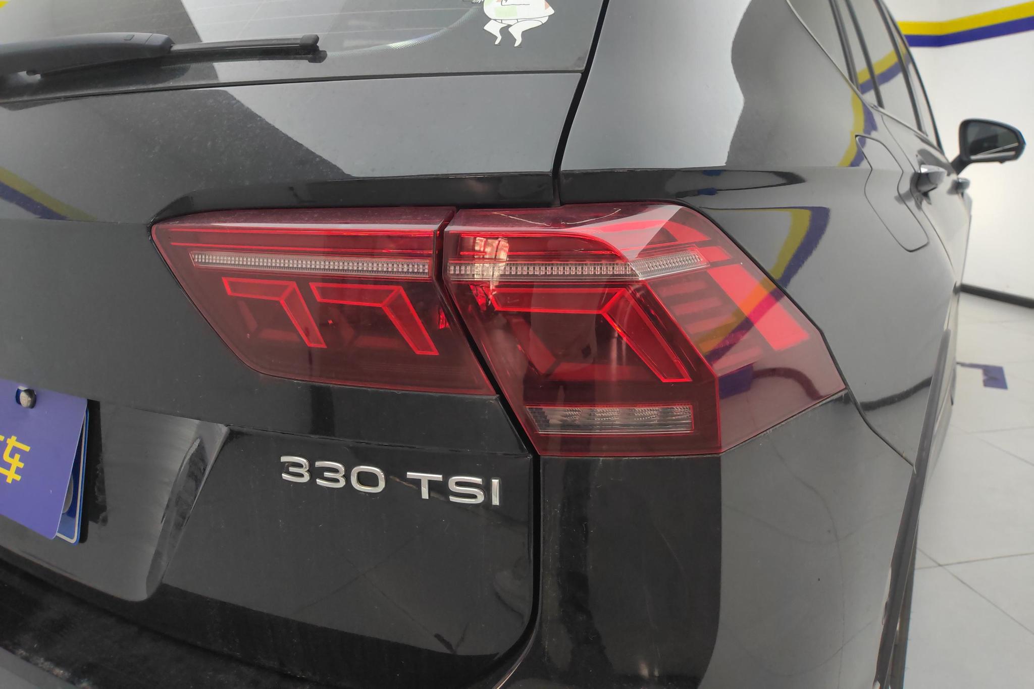 Volkswagen Tiguan L L 2022 330TSI AT R-Line