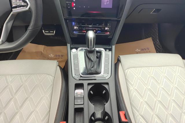 Volkswagen Magotan 2023 200 330 TSI DSGLuxury — фото 14