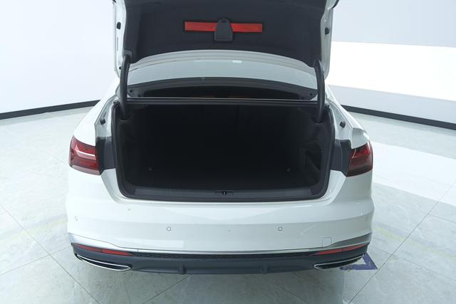 Audi A4L 2022 40 TFSI — фото 17