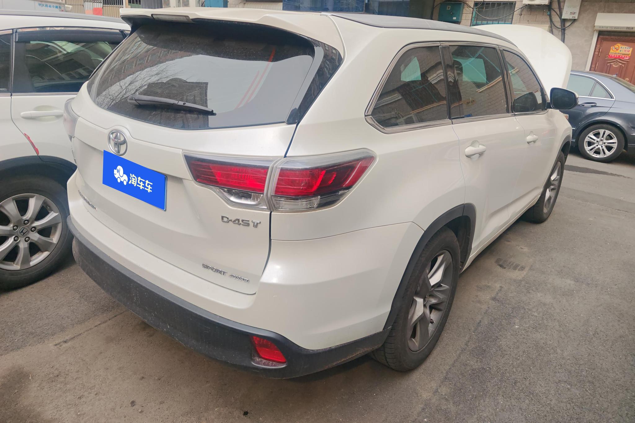 Toyota Highlander 2015 2.0T Luxury 7 мест