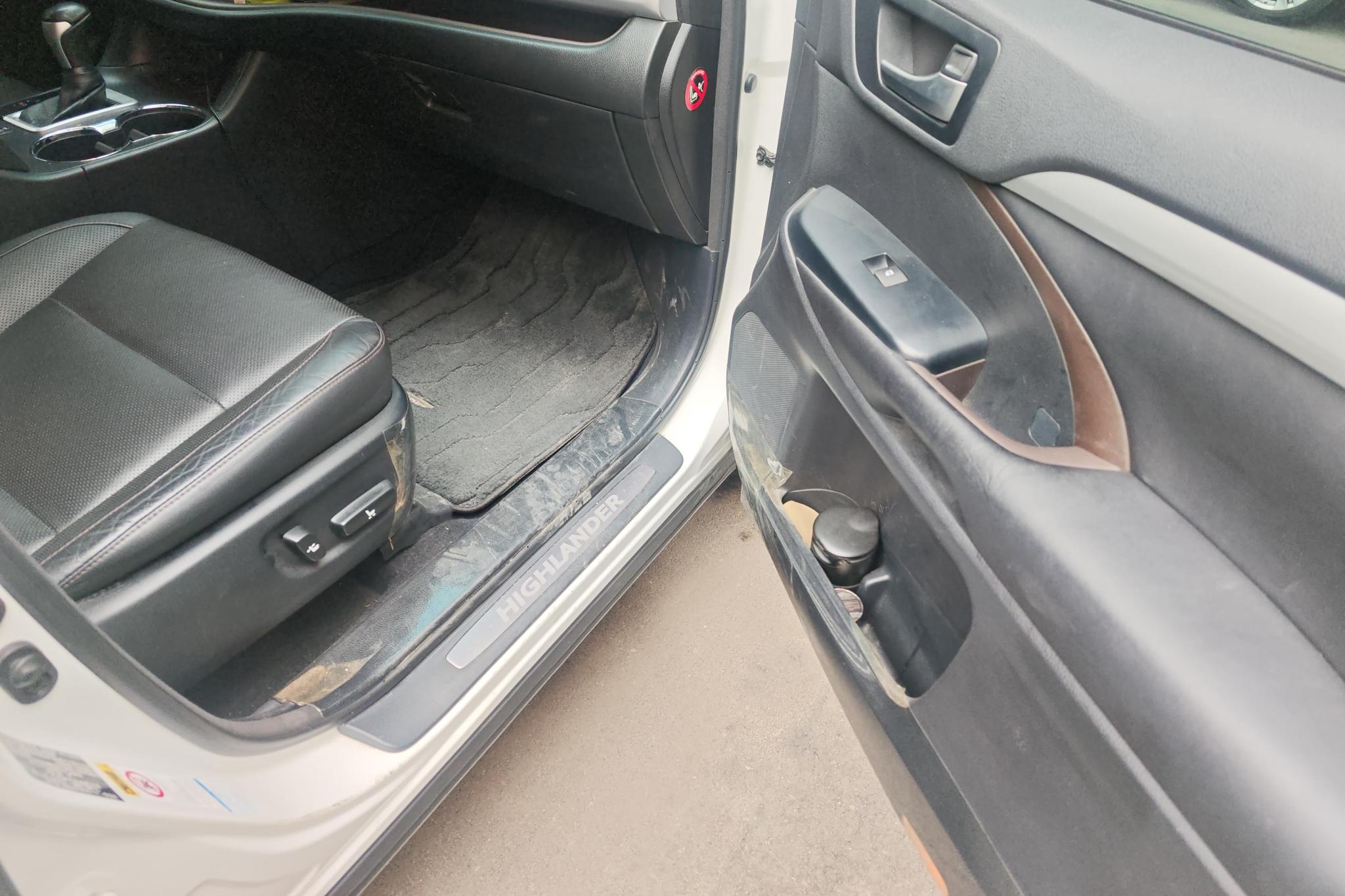 Toyota Highlander 2015 2.0T Luxury 7 мест