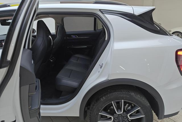 Lynk & Co 01 2023 2.0 TD 2 WD Pro — фото 16